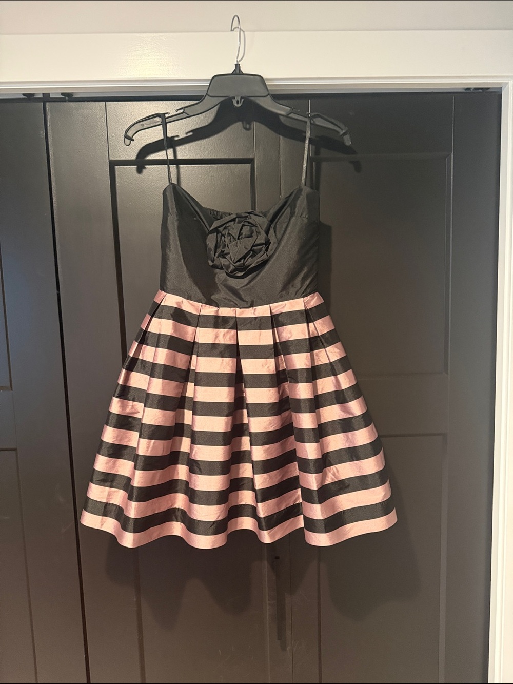 Alexia Admor Black and Pink Strapless Party Dress